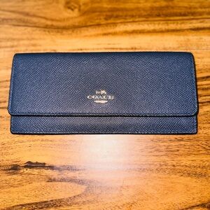 Cute Pre-Owned Blue Coach Wallet